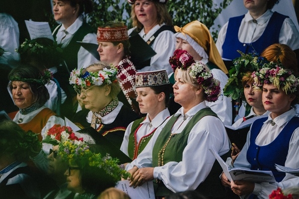 Dienvidkurzemes novads: Uguns, dziesma un jūra – g