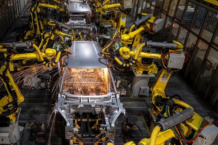 Kia EV4 – zīmola pirmais pilnībā elektriskais mode