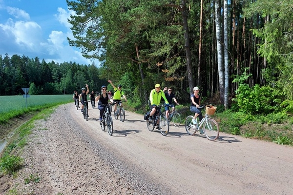 Dodies velo piedzīvojumā meklēt Vecā ceļa Jelgava–