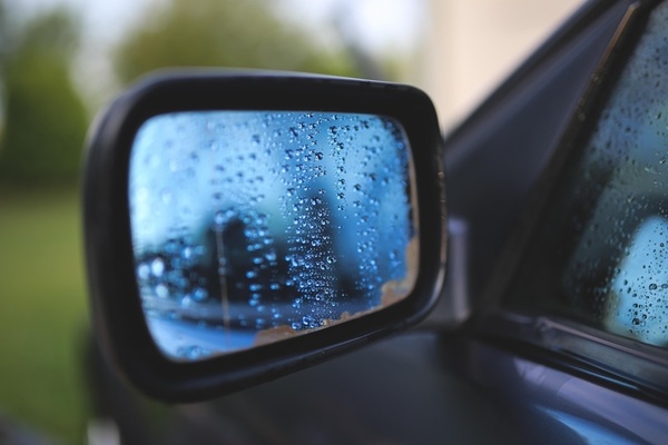 Spogulīšu zagļiem jauns mērķis – Škoda markas auto