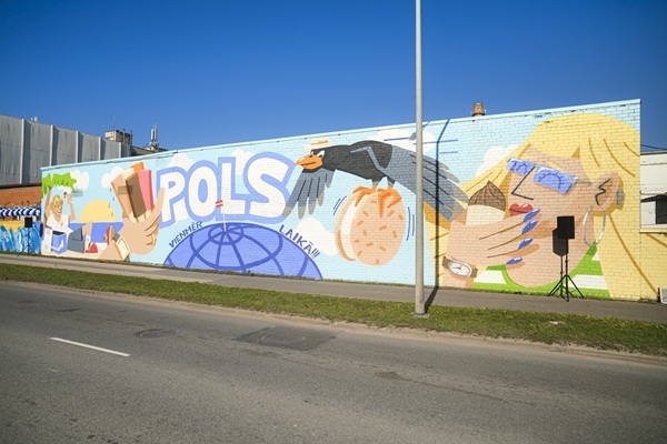 Atklāts iespaidīgs 134 metrus garš saldējuma «Pols