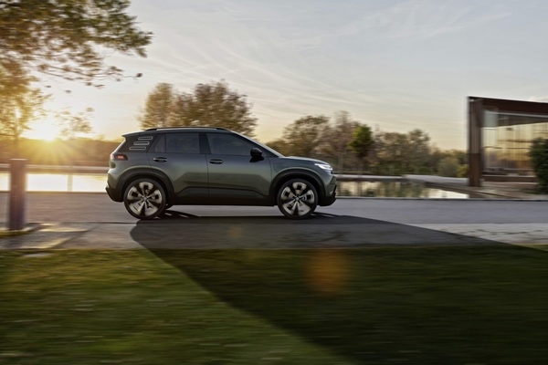 Volkswagen prezentē jaunu kompakto elektrisko SUV 