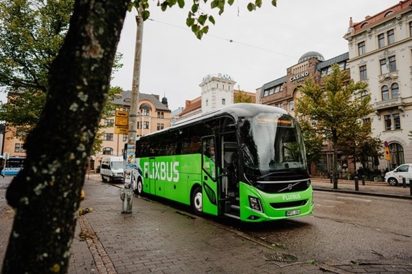 «FlixBus»: vasarā Latvijas iedzīvotāji biežāk ceļo