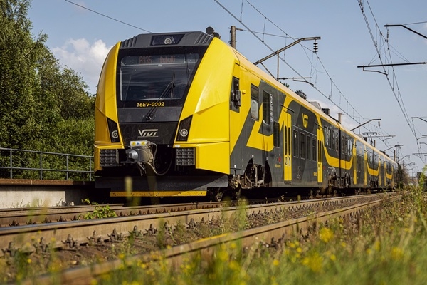 Vivi vilcienos deviņu mēnešu laikā pārvadāti 16,2 