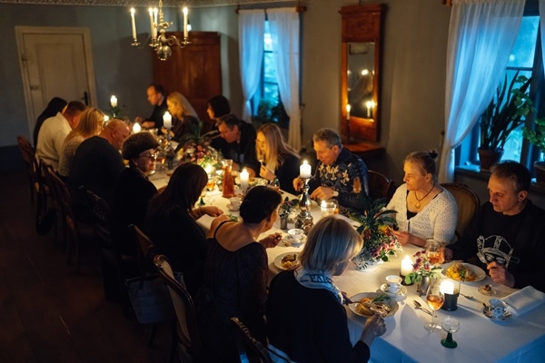 «Leģendu nakts - 2025» Turaidas muižā - dzīres ar 