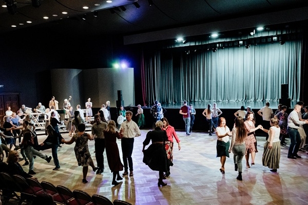 Aicina uz Mārtiņdienas danču vakaru Valmierā