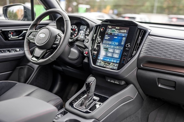 Bezceļu testā piedalās 5 ļoti atšķirīgi 4x4 automo