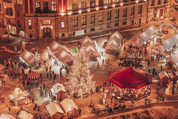 Vecrīgas Ziemassvētku tirdziņš darbu sāks 28. nove