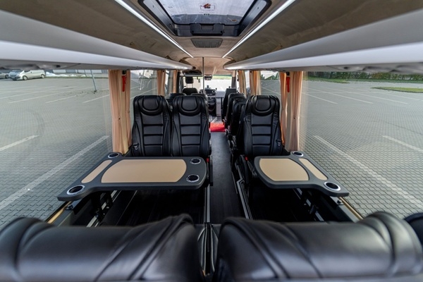 Osabus.com Mazām ceļojumu grupām Sprinter