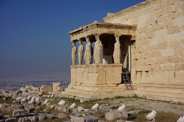 Grieķijas populārāko tūrisma objektu slēdz apmeklē