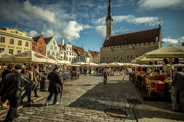 Apmeklētāju netrūkst, bet restorānu bizness uz izd