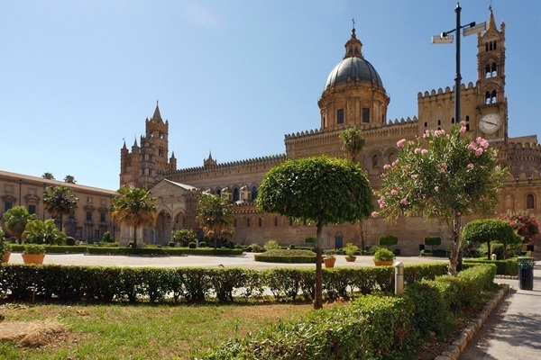 10. jūlijs vēsturē: Palermo sāk svinēt Svētās Rozālijas svētkus