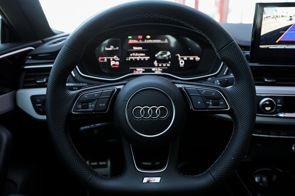 Pieaug jauniešu interese par auto līzingu: kā izva