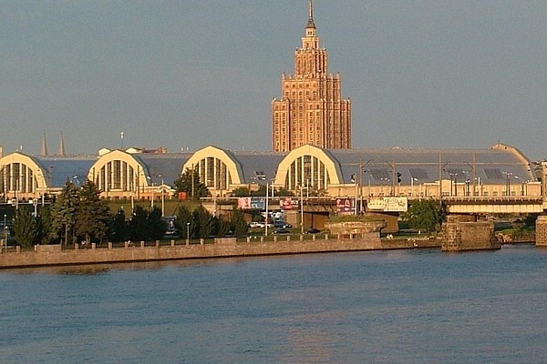 1. novembris vēsturē: Atklāj Rīgas centrāltirgu, t