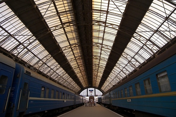 4. novembris vēsturē: Ļvivā ierodas pirmais vilcie