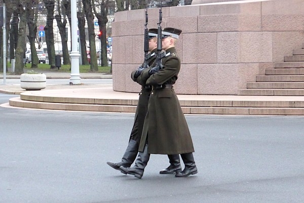 11. novembris vēsturē: Latvijā atzīmē Lāčplēša die