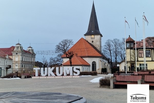 27. novembris vēsturē: Tukumam piešķir apriņķi pil