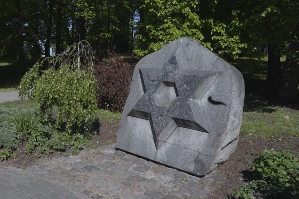 29. novembris vēsturē: Atklāj ebreju memoriālu Rum