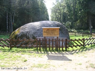 Nicgales-Lielais-akmens Nīcgales Lielais akmens