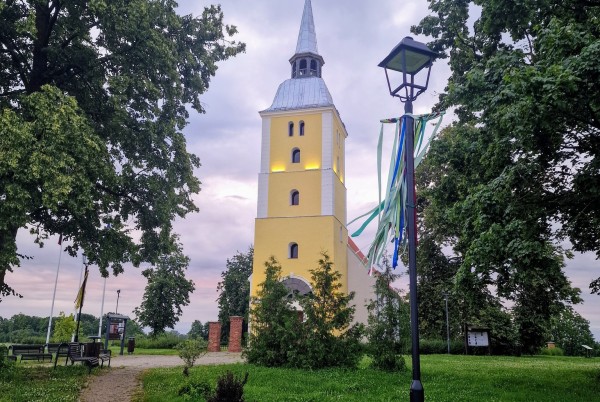 Saulrieta koncerts Mežotnes baznīcā
