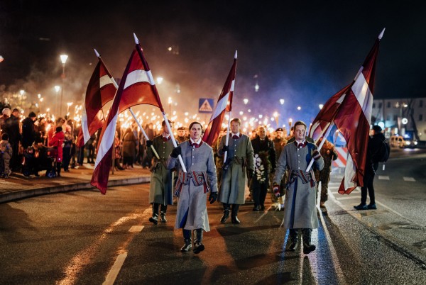 Lāpu gājiens Valmierā 104143 Lāpu gājiens Valmierā