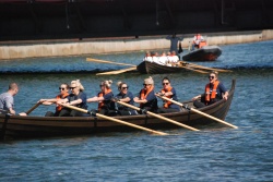 Liellaivu sacensības