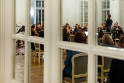 Francijas simfoniskā elegance Rundālē