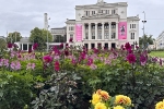 Baltijas puķu dobju festivālā Rīgā triumfē Operas svēra dobe 